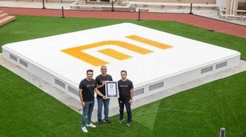 Xiaomi India creates Guinness World Record with largest light mosaic (logo) Xiaomi