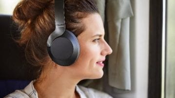 Philips TAPH805 Headphones with Bluetooth 5.0, Active Noise Cancellation Launched for INR 13,990 Philips TAPH805 Headphones