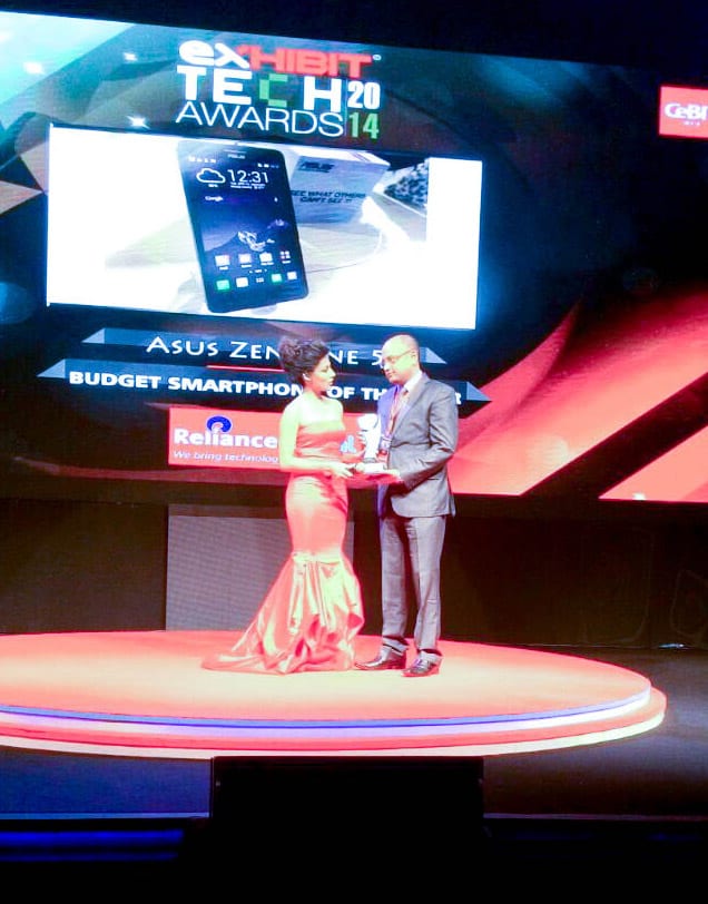 ASUS Zenfone 5 awarded as the Budget Smart Phone Of The Year – 2014 at Exhibit Tech Awards 2014