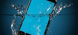 androidpit-dropped-phone-water-628x280