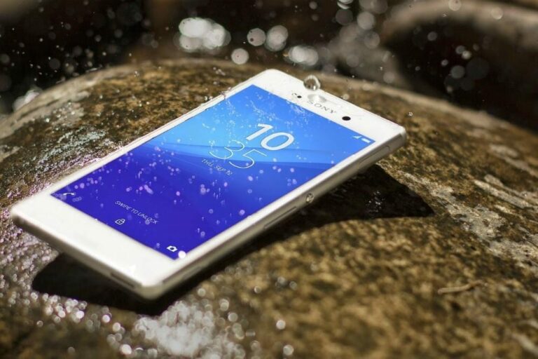 Waterproof smartphones that will make your holi worry free