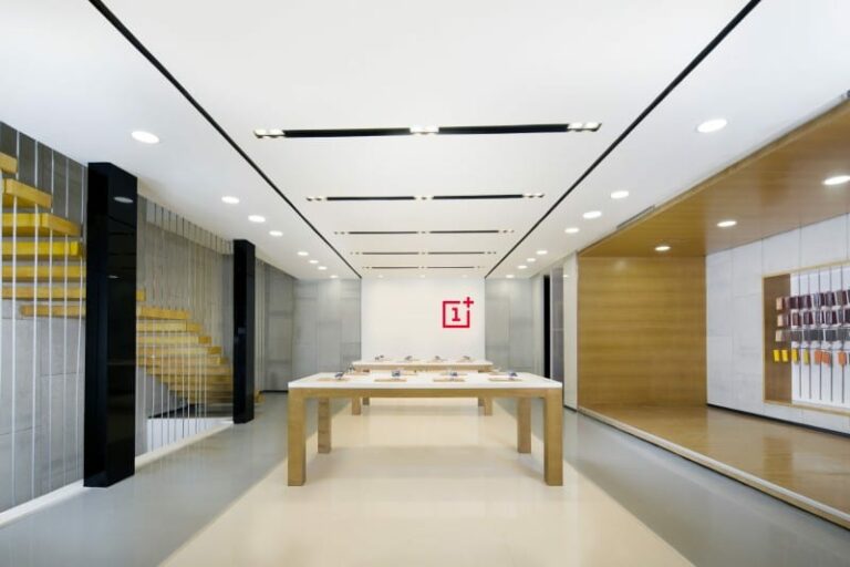 OnePlus opens its First Experience Store in Bengaluru
