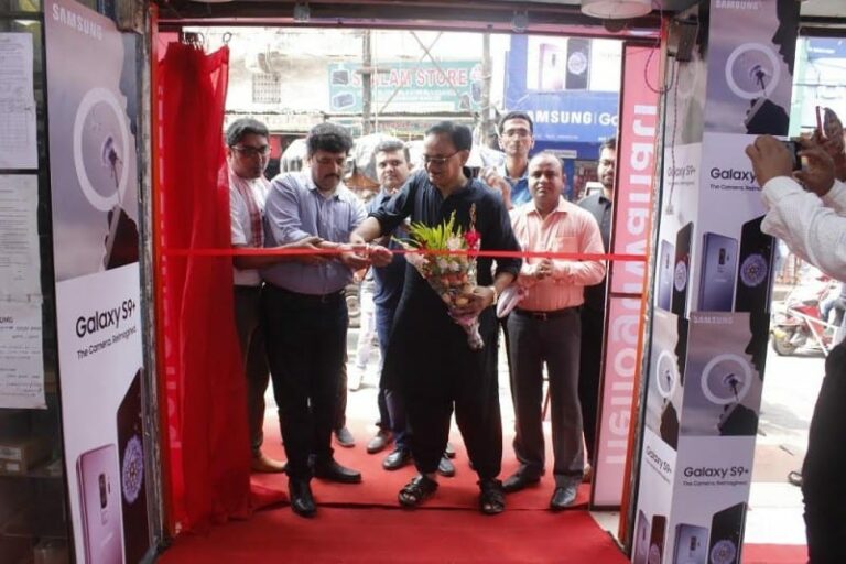Motorola strengthens presence in North East India with 25 Moto Hubs