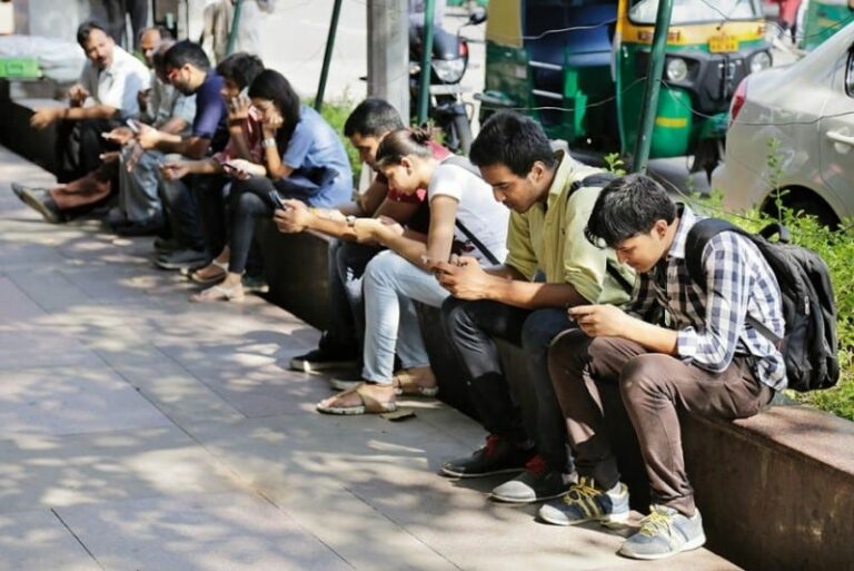 An average Indian spends over 1800 hours a year on their smartphone