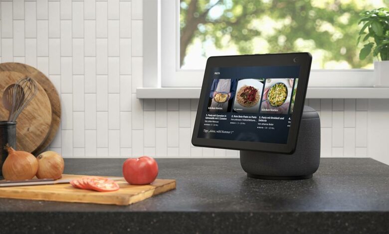 Amazon echo shop dot netflix