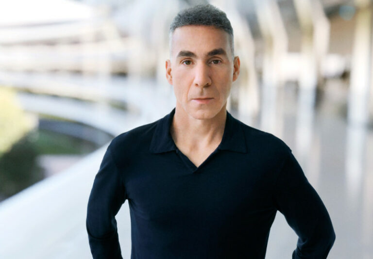 Dan Riccio Steps down, to focus on a ‘New Project’