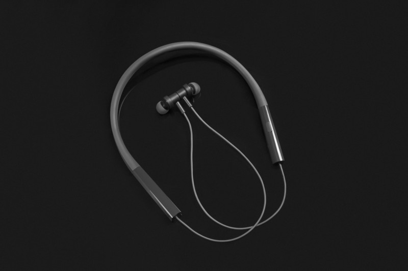 Truly Wireless earphones vs Neck Band Wireless earphones