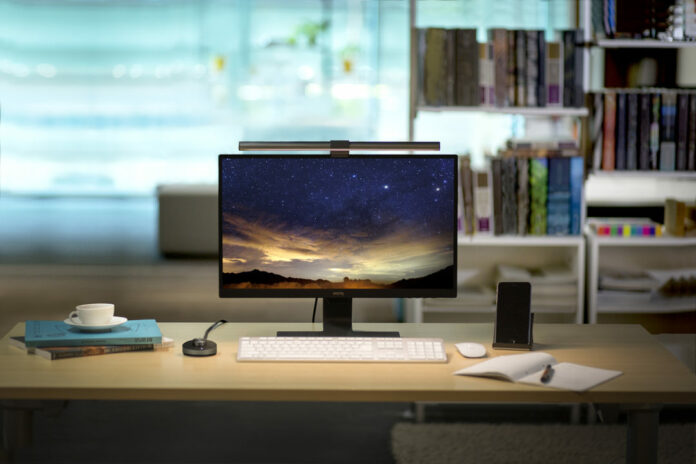 BenQ introduces WiT ScreenBar